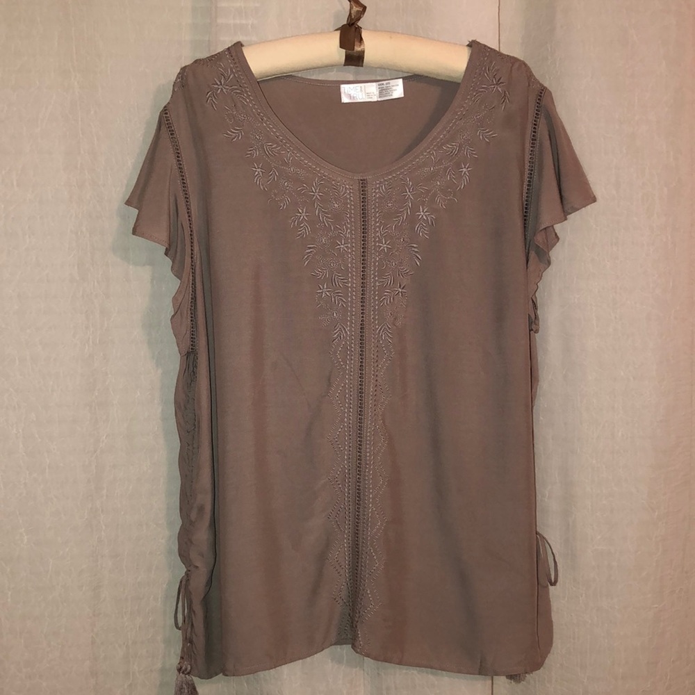 [Time and Tru] Light Embroidered Short Flutter Sleeve Tasseled Sides Blouse